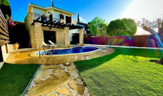 2 bedroom house with swimming pool for sale in Aphrodite Hills