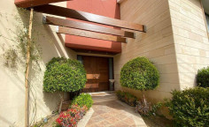 4 bedroom furnished house for sale in Chalomantres
