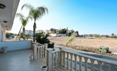 Spacious 3 bedroom house for sale in Ormideia