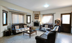 Spacious 3 bedroom house for sale in Ormideia