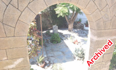 A multi-section property for sale consisting of a variety of living quarters on a total plot of 628m2