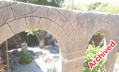 A multi-section property for sale consisting of a variety of living quarters on a total plot of 628m2