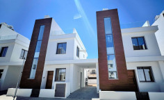 2 bedroom house with swimming pool for sale in Livadia