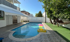 4 bedroom house in Dekelia only 350 m from the sea 