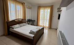 4 bedroom house in Dekelia only 350 m from the sea 