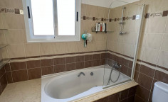4 bedroom house in Dekelia only 350 m from the sea 