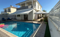 4 bedroom house in Dekelia only 350 m from the sea 