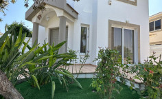 4 bedroom house in Dekelia only 350 m from the sea 