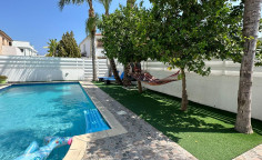 4 bedroom house in Dekelia only 350 m from the sea 