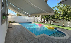 4 bedroom house in Dekelia only 350 m from the sea 