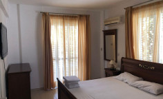 4 bedroom house in Dekelia only 350 m from the sea 