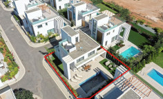 Spacious 3 bedroom furnished villa with swimming pool for sale in Protaras