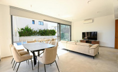 Spacious 3 bedroom furnished villa with swimming pool for sale in Protaras