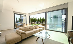 Spacious 3 bedroom furnished villa with swimming pool for sale in Protaras