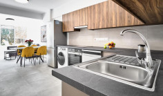 2 bedroom ground floor apartment 350m from the sea 