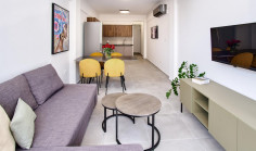 2 bedroom ground floor apartment 350m from the sea 