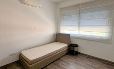 3 bedroom furnished apartment with swimming pool to rent in Mesa Geitonia