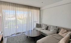 3 bedroom furnished apartment with swimming pool to rent in Mesa Geitonia