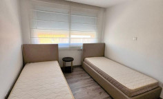 3 bedroom furnished apartment with swimming pool to rent in Mesa Geitonia