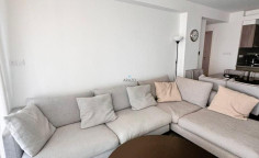 3 bedroom furnished apartment with swimming pool to rent in Mesa Geitonia