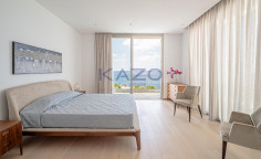 Seafront villa with pool and sea views Kissonerga 