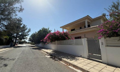 Spacious 5 bedroom house for sale in Engomi