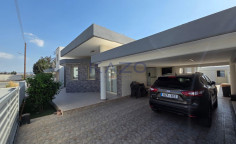 Spacious three plus one bedroom house in peaceful Trachoni Spacious three plus one bedroom house in peaceful Trachoni