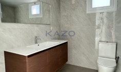 Three bedroom apartment sea view in Parekklisia 
