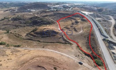 Elevated 18,560 m&sup2; plot with panoramic valley views in Agia Varvara , Paphos