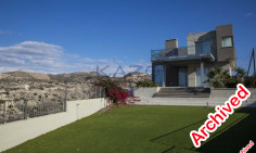 Six bedroom detached house for rent in Panthea area 
