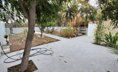 For sale: 4 bedroom house in Dekelia with big plot 