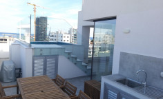 Luxurious 3-bedroom penthouse with private pool and sea view 