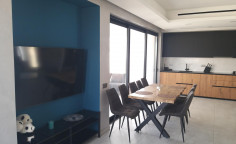 Luxurious 3-bedroom penthouse with private pool and sea view 