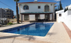 Luxury 5-bedroom villa with private pool in Livadia, Larnaca 