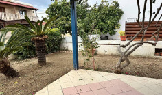 2 bedroom house in Pervolia 50 m from the beach 