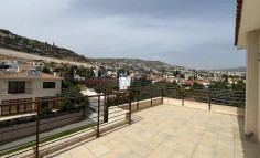 Spacious Pegeia villa with pool and sea view 