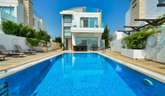 Beautiful 5 bedrooms house for sale in Protaras
