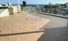 Spacious penthouse with pool and gym in Parekklisia 
