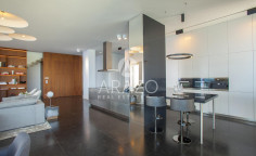 Sea view luxury penthouse in the center of Limassol 