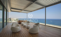 Sea view luxury penthouse in the center of Limassol 