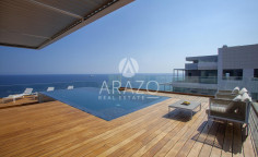 Sea view luxury penthouse in the center of Limassol 