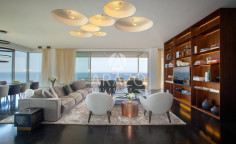 Sea view luxury penthouse in the center of Limassol 