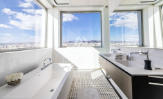 Sea view luxury penthouse in the center of Limassol 