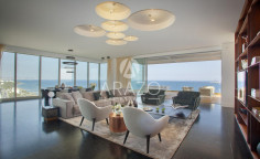 Sea view luxury penthouse in the center of Limassol 