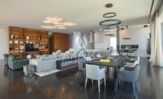 Sea view luxury penthouse in the center of Limassol 