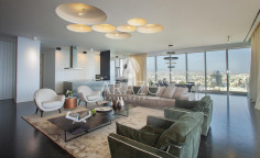 Sea view luxury penthouse in the center of Limassol 