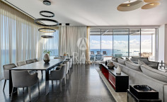 Sea view luxury penthouse in the center of Limassol 