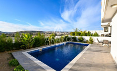3 bedroom furnished villa with swimming pool to rent in Pyla
