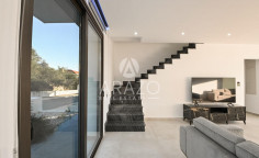 3 bedroom furnished villa with swimming pool to rent in Pyla
