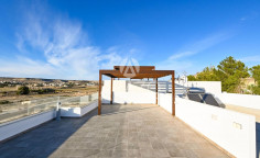 3 bedroom furnished villa with swimming pool to rent in Pyla